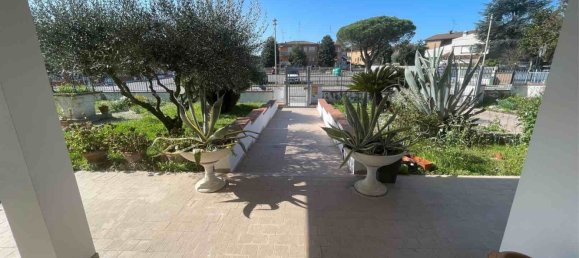 Вилла с 10 комнатами в Комаккьо, Италия № 70147 5