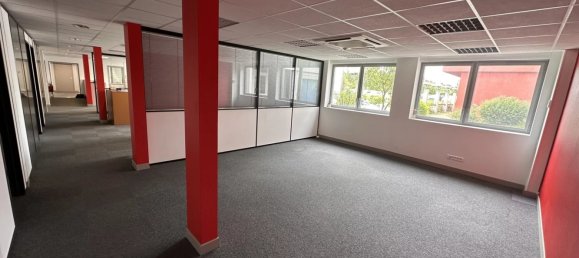 262m² Office in Scy-Chazelles, France No. 66162 3