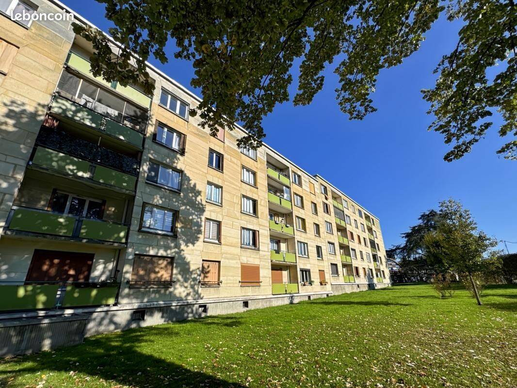2 Schlafzimmer Wohnung in Clichy-sous-Bois, France, Nr. 326501