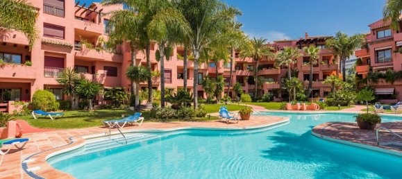 4 bedrooms Building in Marbella Del Este, Spain No. 2982 20