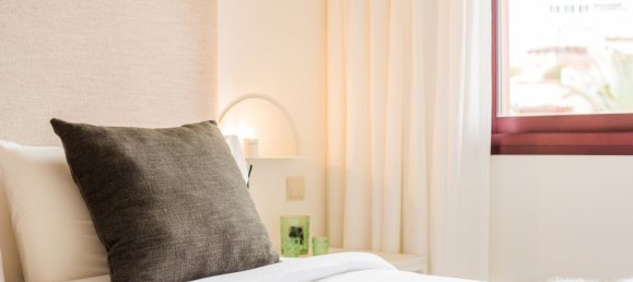 4 bedrooms Building in Marbella Del Este, Spain No. 2982 8