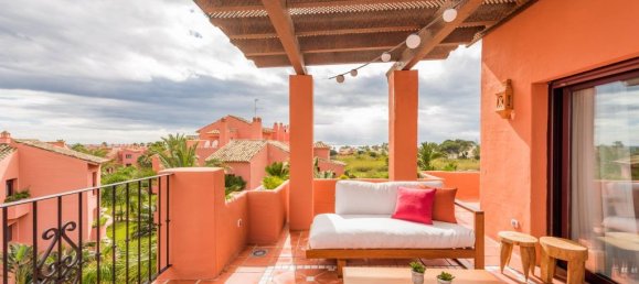 4 bedrooms Building in Marbella Del Este, Spain No. 2982 6