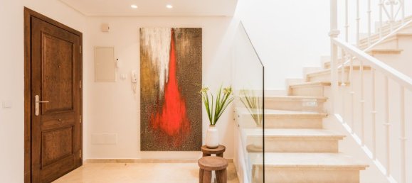 4 bedrooms Building in Marbella Del Este, Spain No. 2982 4