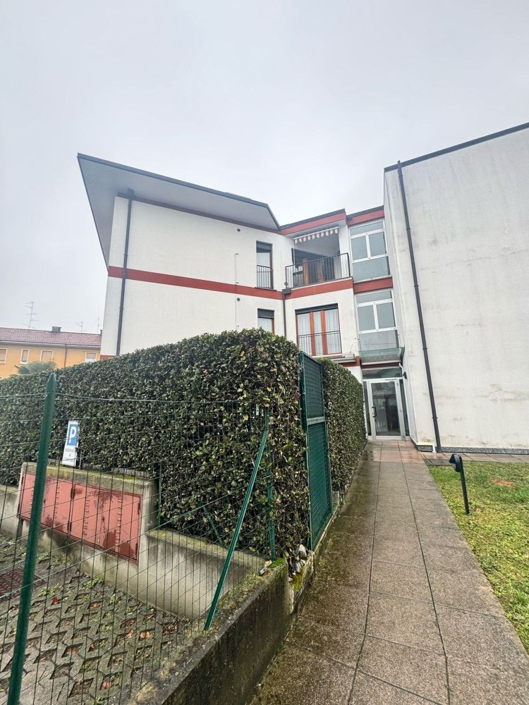 3غرفة شقة في Como, Italy رقم 74099