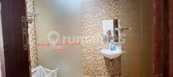 6 bedrooms House in Cipondoh, Indonesia No. 2378 16