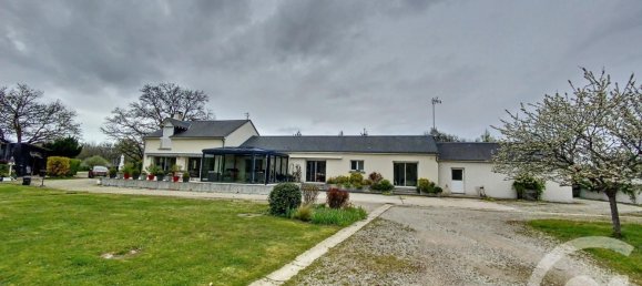 3 bedrooms Castles in La Ferte-Saint-Cyr, France No. 257290 6