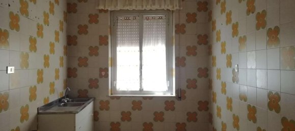 4 rooms Apartment in Caltanissetta, Italy No. 165341 3