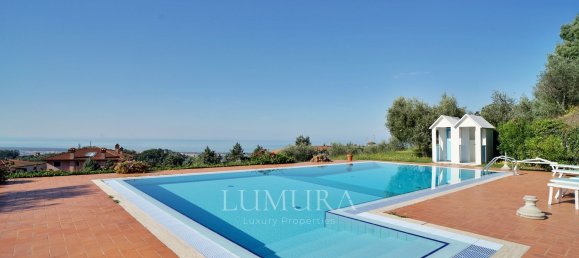 15-Zimmer Villa in Massarosa, Italy, Nr. 235034 3