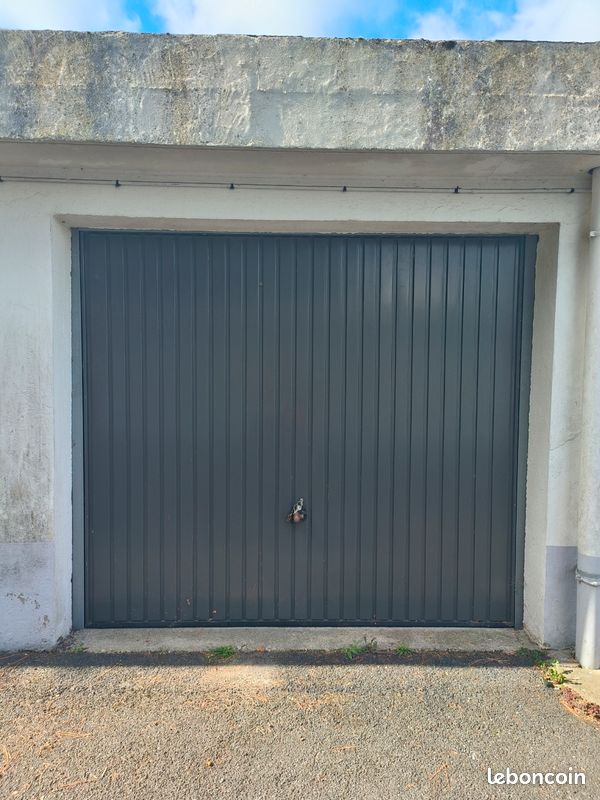  Garage in Saint-Nazaire, France No. 291498