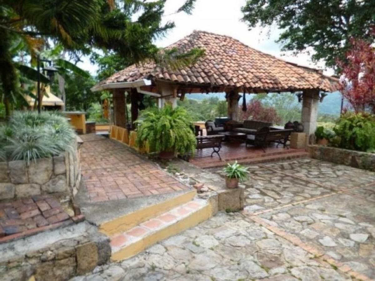 5 bedrooms House in Cundinamarca, Colombia No. 8330