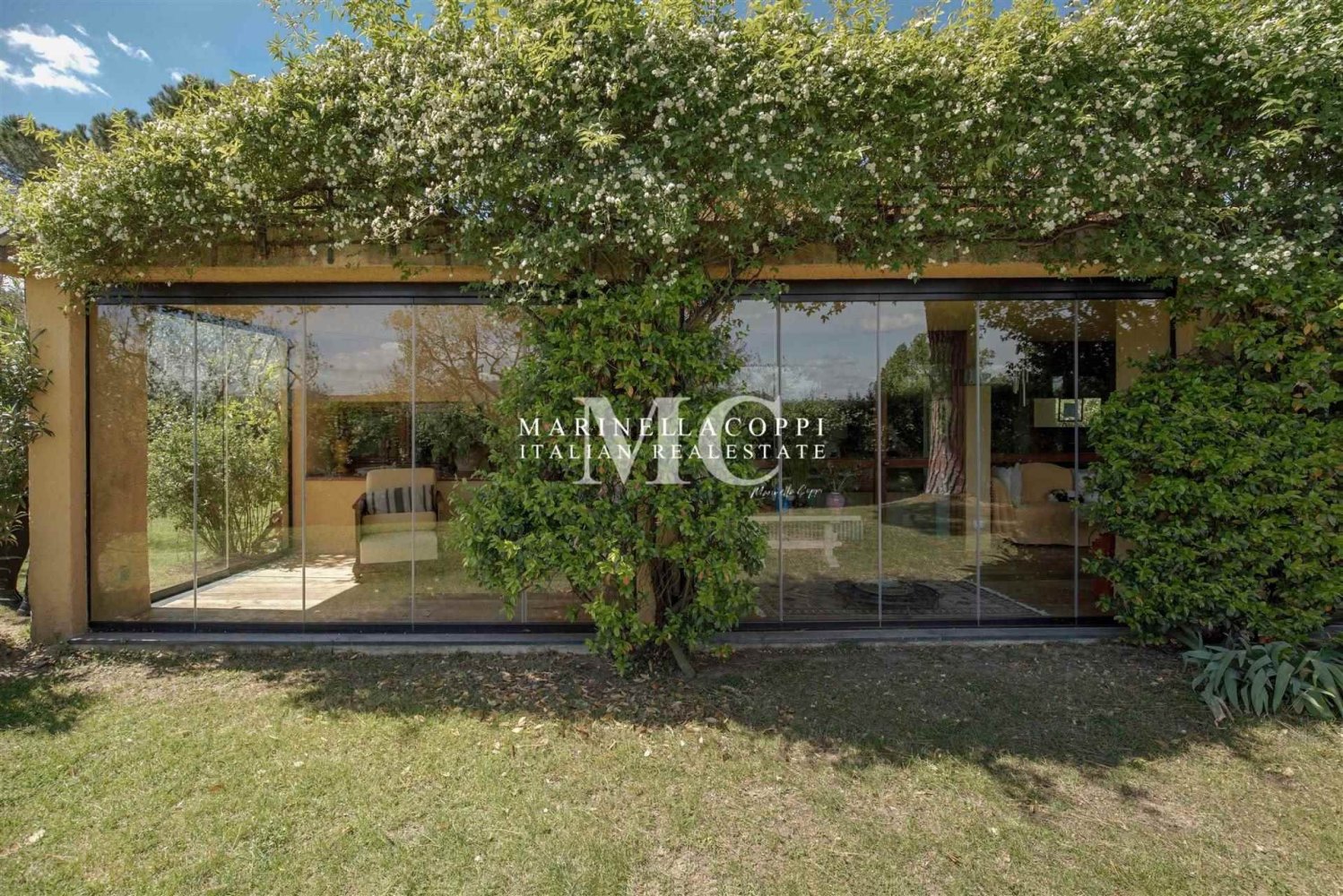 3 bedrooms Villa in Impruneta, Italy No. 192529