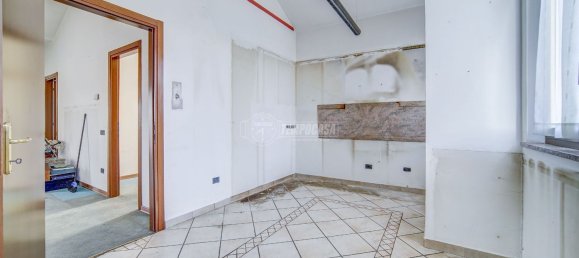3-Zimmer Wohnung in Cassano Magnago, Italy, Nr. 236144 29