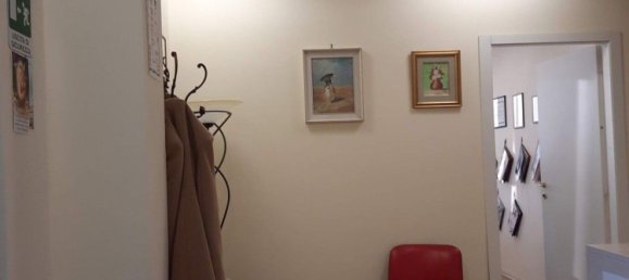 مكتب في Pistoia, Italy 150متر مربع رقم 45497 2