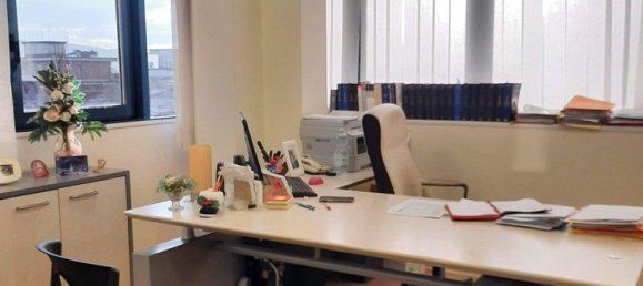 مكتب في Pistoia, Italy 150متر مربع رقم 45497 11