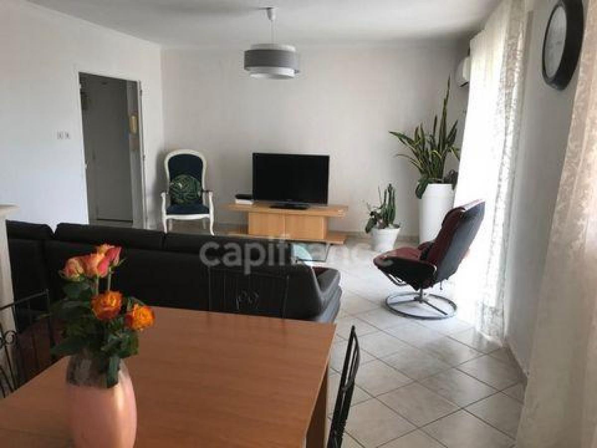 3 bedrooms Condo in Frejus, France No. 7803