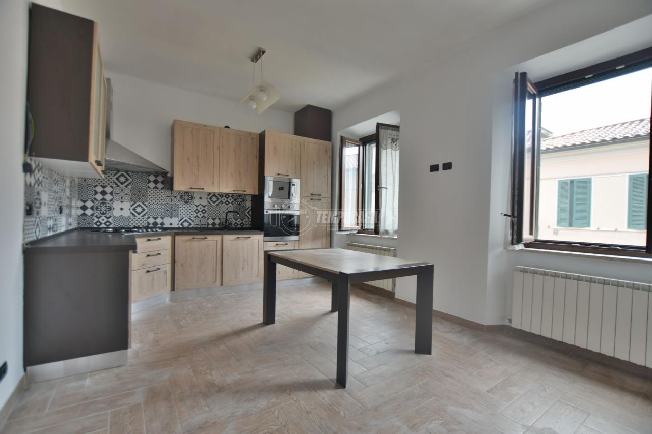 3 rooms Apartment in Castelraimondo, Italy No. 7014