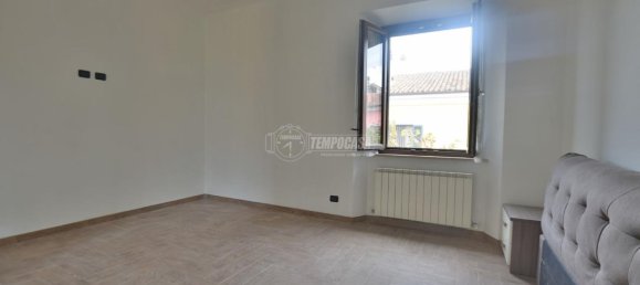 3 rooms Apartment in Castelraimondo, Italy No. 7014 4