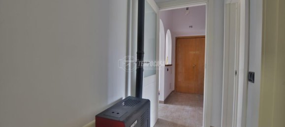 3 rooms Apartment in Castelraimondo, Italy No. 7014 12