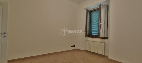3 rooms Apartment in Castelraimondo, Italy No. 7014 9
