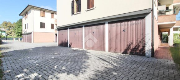 Apartamento de 3 habitaciónes en Reggio Emilia, Italy No. 7009 80