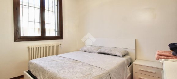 Apartamento de 3 habitaciónes en Reggio Emilia, Italy No. 7009 60