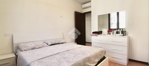 Apartamento de 3 habitaciónes en Reggio Emilia, Italy No. 7009 5