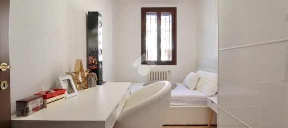 Apartamento de 3 habitaciónes en Reggio Emilia, Italy No. 7009 64