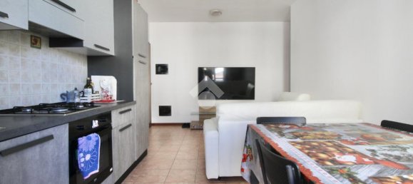 Apartamento de 3 habitaciónes en Reggio Emilia, Italy No. 7009 19