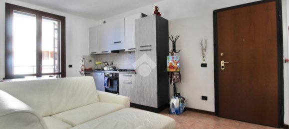 Apartamento de 3 habitaciónes en Reggio Emilia, Italy No. 7009 2