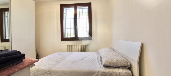 Apartamento de 3 habitaciónes en Reggio Emilia, Italy No. 7009 58