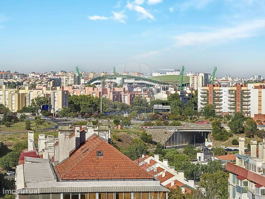 3 bedrooms Apartment in Lisbon, Portugal No. 144196