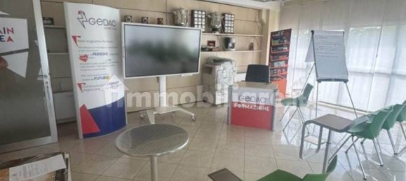 Entrepôt à Agliana, Italy 1500m² No. 351322 17