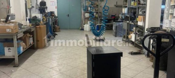 Entrepôt à Agliana, Italy 1500m² No. 351322 11