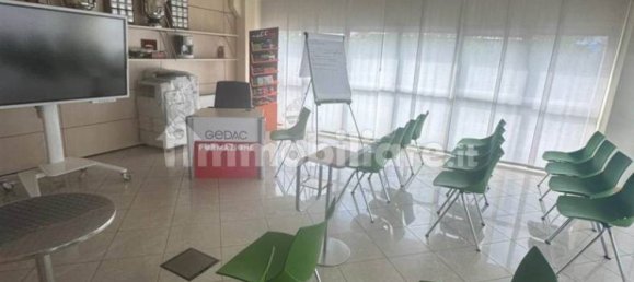 Entrepôt à Agliana, Italy 1500m² No. 351322 14