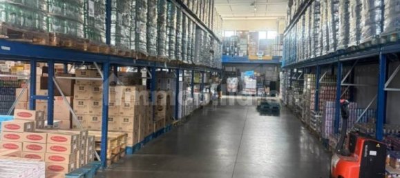 Entrepôt à Agliana, Italy 1500m² No. 351322 6