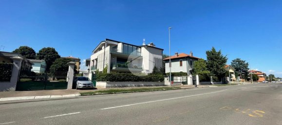 Гараж 19м² в Маджента, Италия № 324793 2