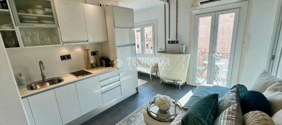 Penthouse T1 em Ciutat Vella, Spain N.º 191322 11