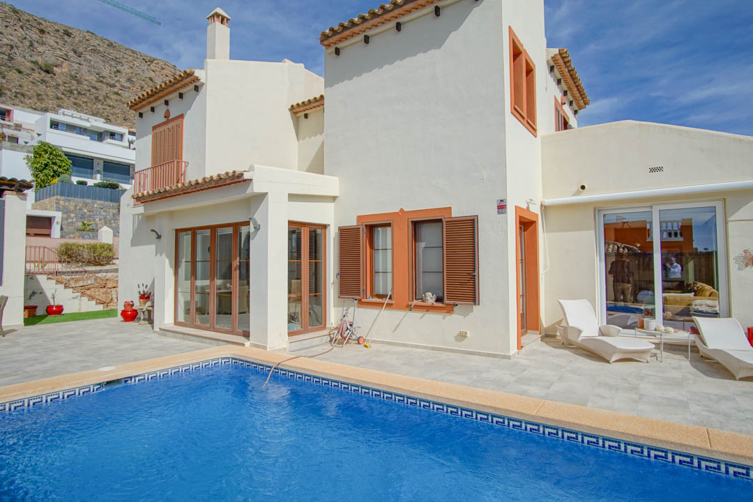 3 bedrooms Villa in Finestrat, Spain No. 11244