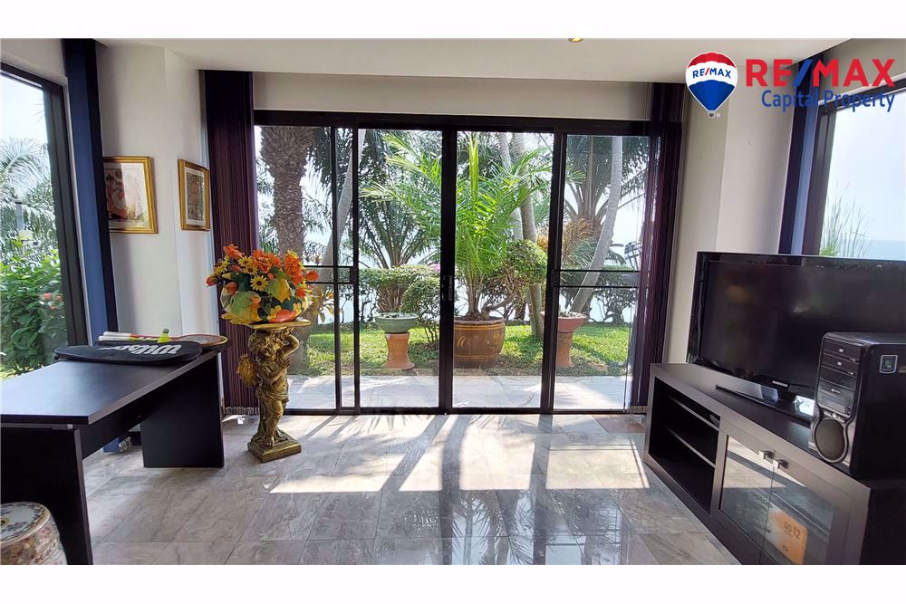 3 bedrooms Condo in Pattaya, Thailand No. 11775