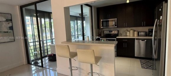 2 Schlafzimmer Gewerbliche Immobilien in Miami, USA, Nr. 615335 3
