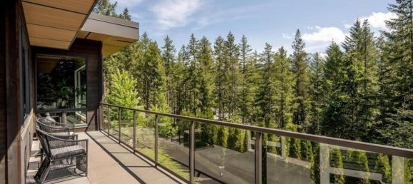 6 bedrooms House in British Columbia, Canada No. 1109 8