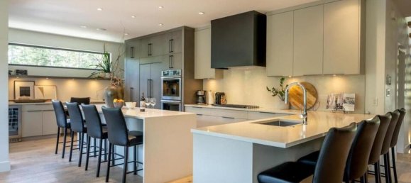 6 bedrooms House in British Columbia, Canada No. 1109 9