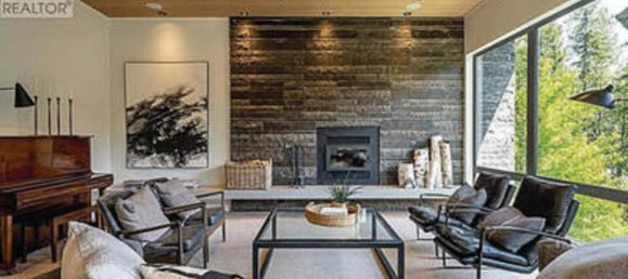 6 bedrooms House in British Columbia, Canada No. 1109 2