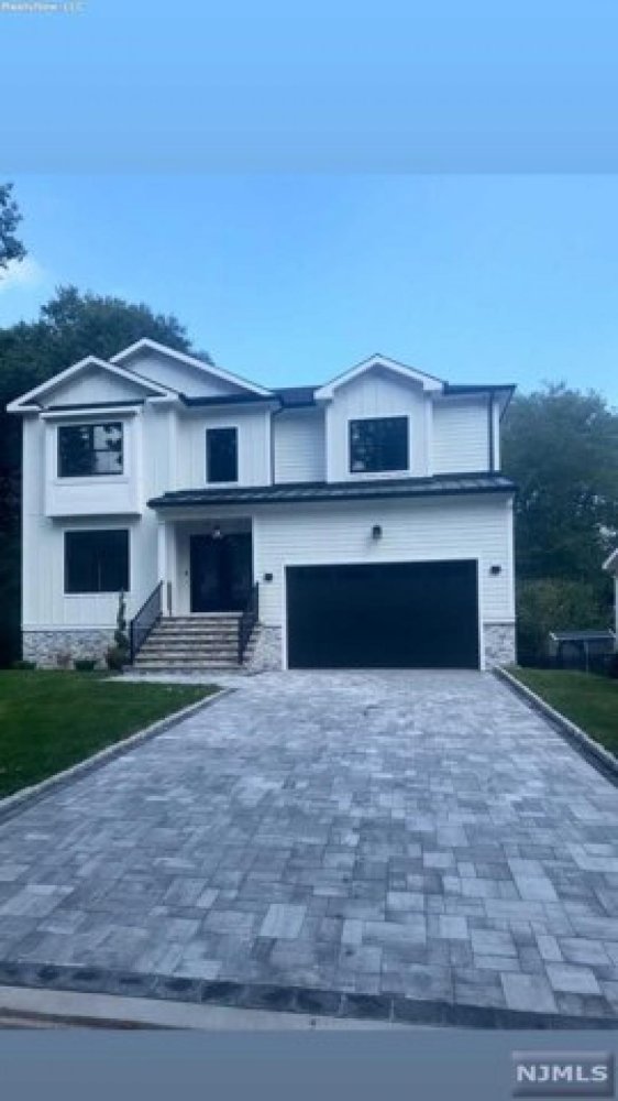 4 bedrooms House in North Caldwell, USA No. 381248