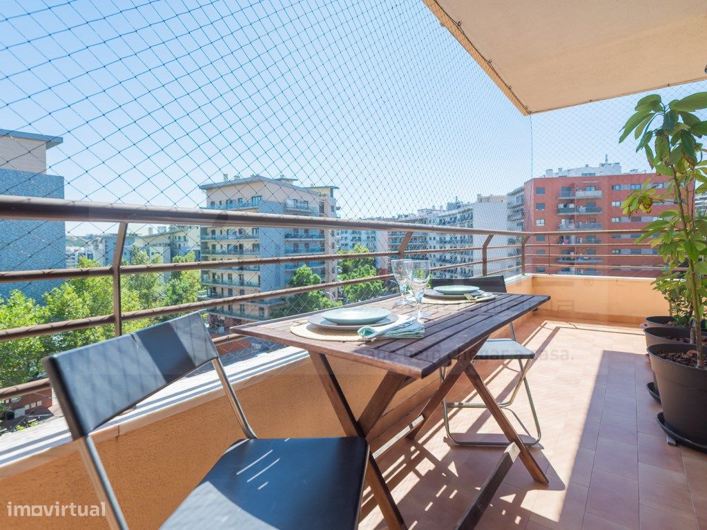 Квартира с 3 спальнями в Одивелаш, Португалия № 302405