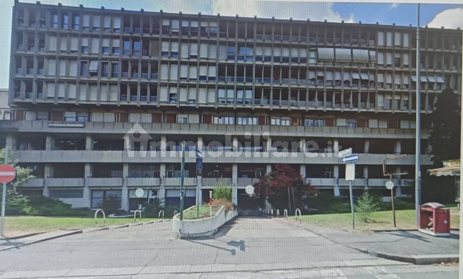 5 rooms Commercial property in Brescia, Italy No. 389944