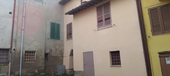 2 bedrooms House in Piegaro, Italy No. 320305 3