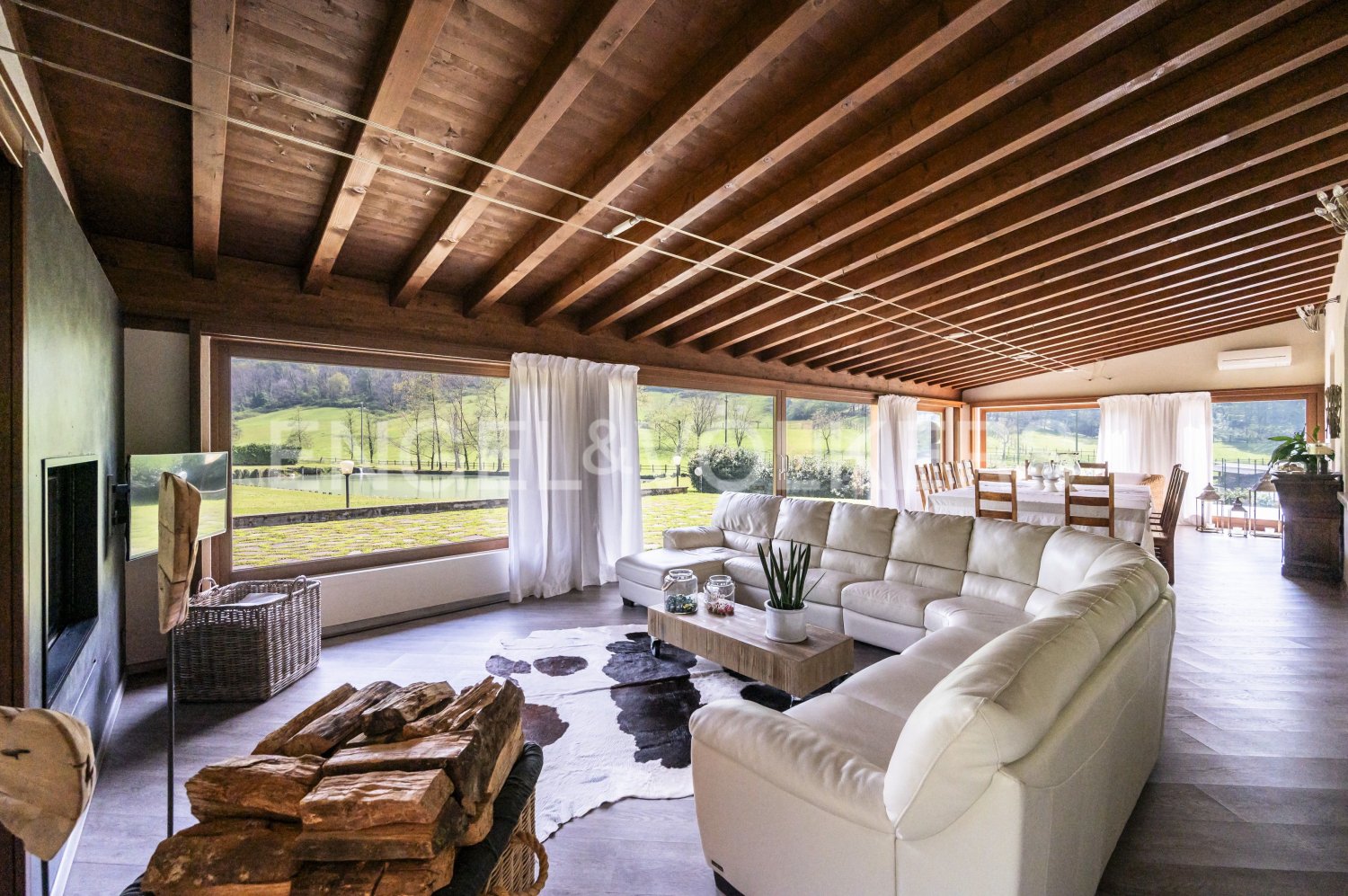 6 Schlafzimmer Haus in Albano Sant'Alessandro, Italy, Nr. 139820