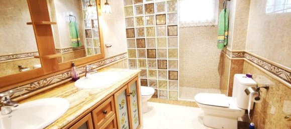 4 غرف نوم منزل في Alicante, Spain رقم 21329 16