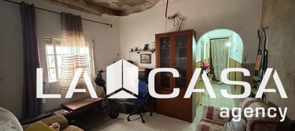 2 bedrooms House in La Linea de la Concepcion, Spain No. 144680 3